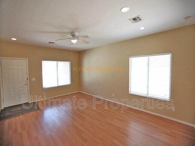 Foto del edificio - 3605 N 129th Ave