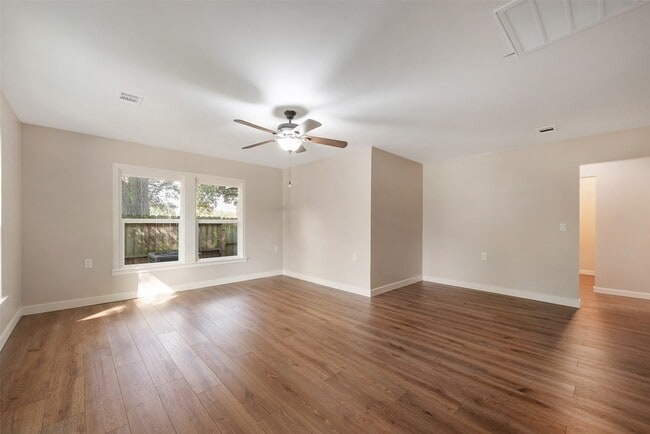 Foto del edificio - 1200 Adams St