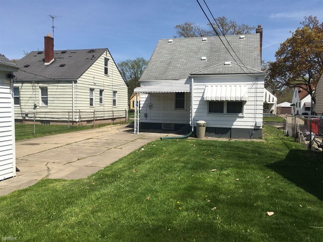 Building Photo - 21229 Beechwood Ave