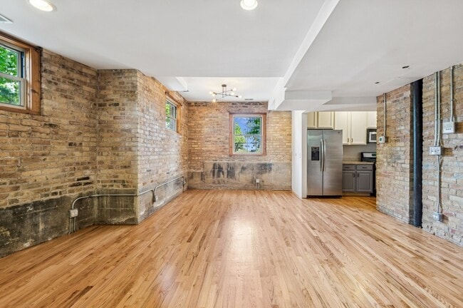 Foto del edificio - 1219 W Greenleaf Ave