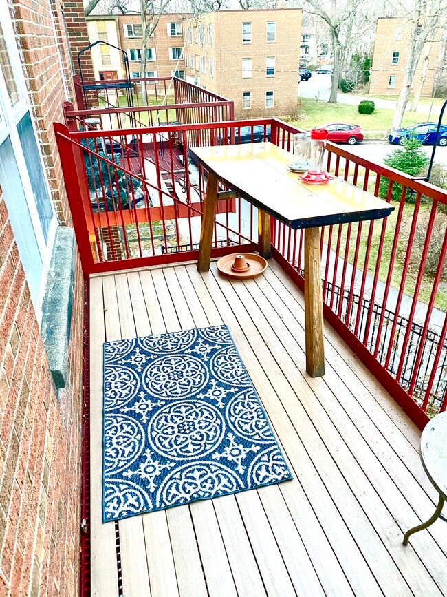 steel balcony - 25 Sherman Ter