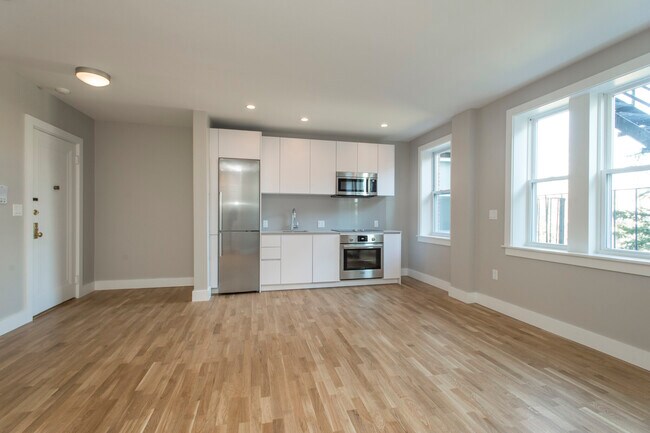 Building Photo - 138 Highland Ave