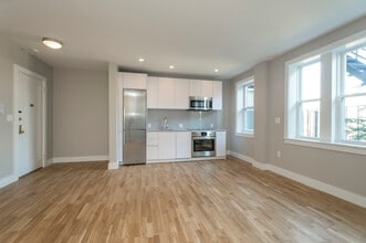 Building Photo - 138 Highland Ave