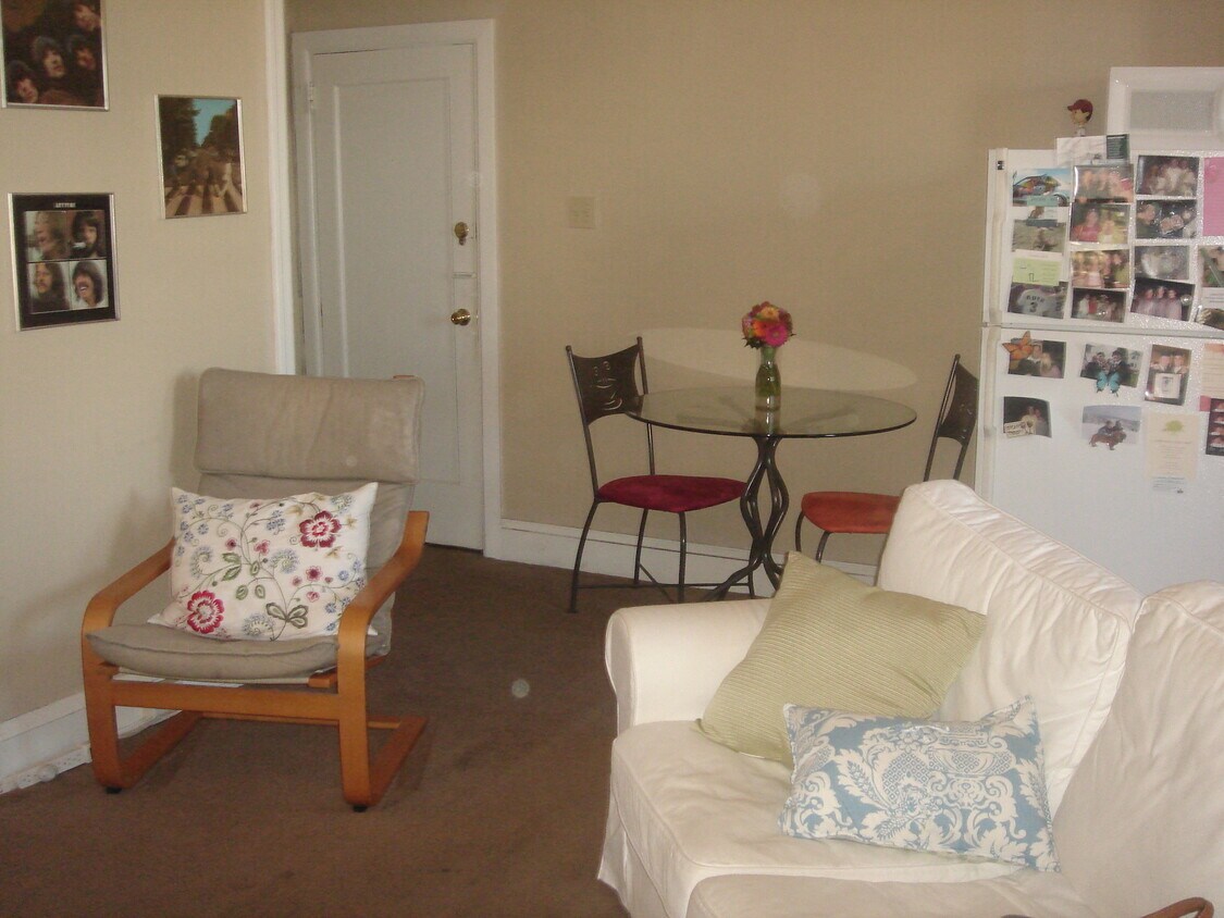 Primary Photo - 2 N Ridge Ave