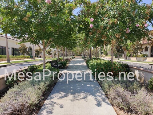 Foto del edificio - 868 East Mountain Way