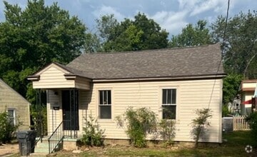 Building Photo - 1305 Turner St
