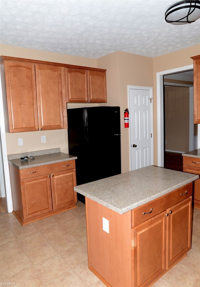 Building Photo - 4 br, 2.5 bath House - 700 Ashton Lane