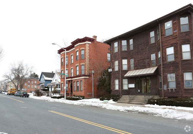 Building Photo - 1008 Capitol Ave