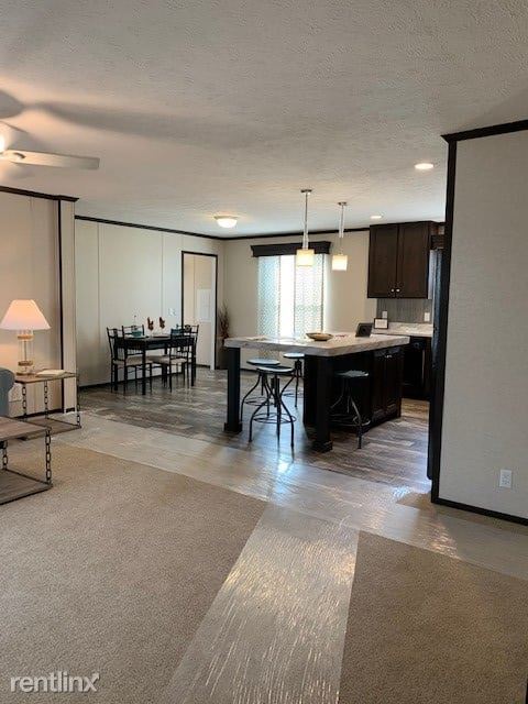 Building Photo - 215 Farmtree Dr