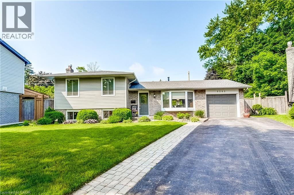 Photo principale - 5203 Broughton Crescent