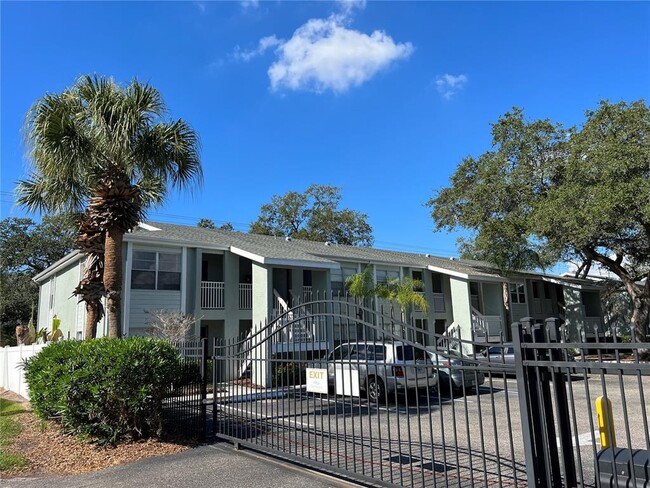 Building Photo - 5440 S MacDill Ave