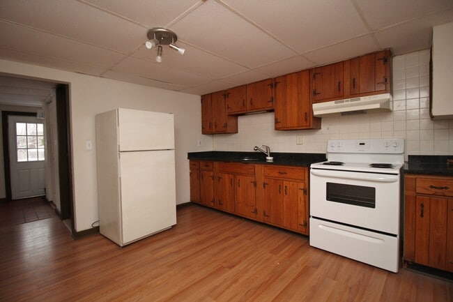 Foto del edificio - 131 Snyders Lake Rd