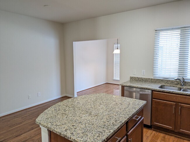 Foto del edificio - Brambleton Elegance: A Spacious Townhome Oasis