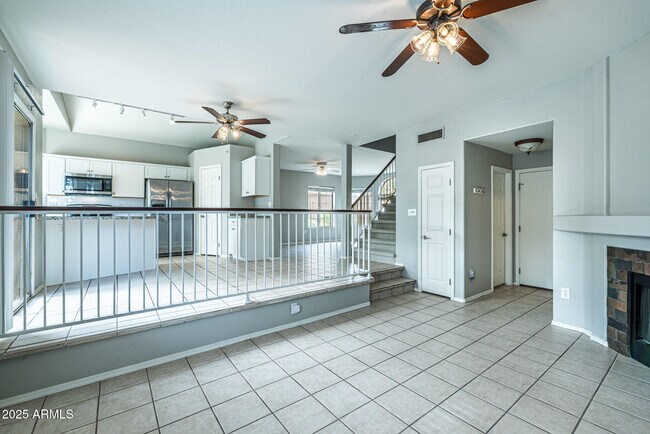 Foto del edificio - 4641 E Towne Ln