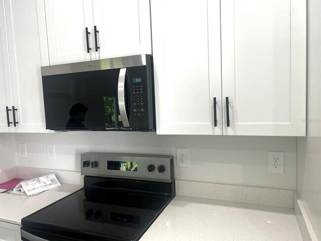 Building Photo - 1683 SW 3rd St