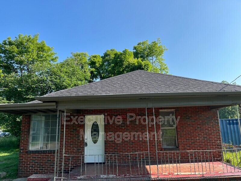 Primary Photo - 2807 34th St N