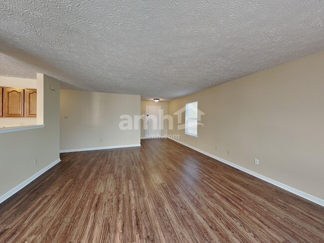 Building Photo - 2092 Meadowlark Ln