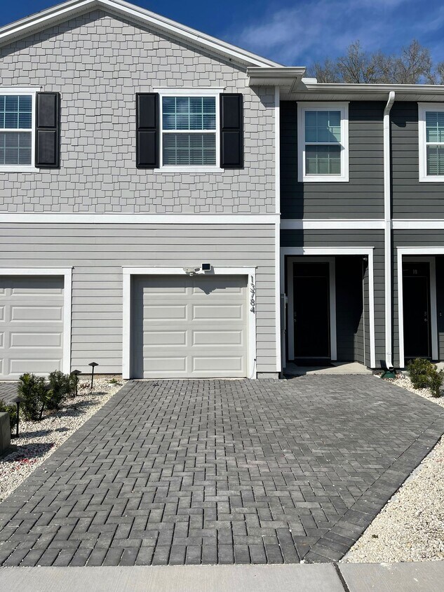 13784 NW 9th Rd, Newberry, FL 32669 Townhome Rentals in Newberry FL