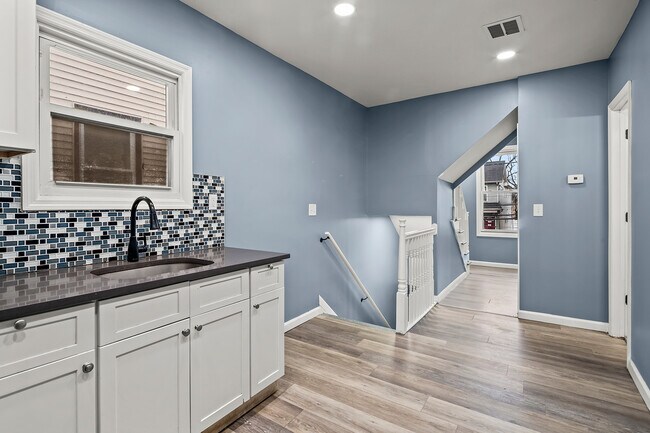 Foto del edificio - 275 Clinton Pl