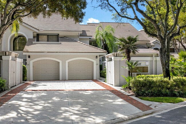 Foto del edificio - 16100 W Bay Dr