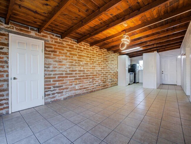 Foto del edificio - 3 Bedroom 1 Bathroom