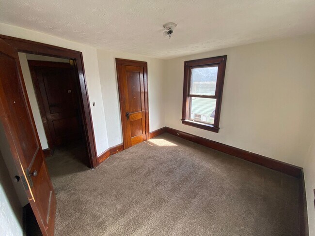 Foto del edificio - Charming 4-Bedroom Single Family Home for Rent!