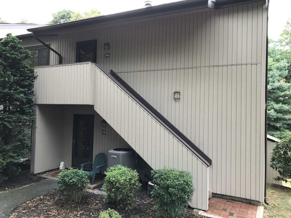 2706 Fox Ln Unit 2706, Poughkeepsie, NY 12603 Condo for Rent in