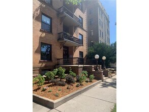 Building Photo - 1401 Willow St