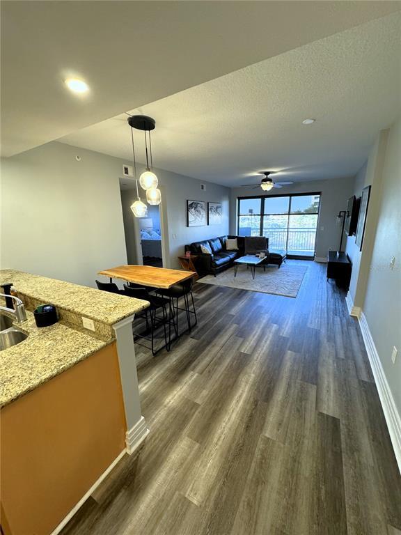 Foto del edificio - 1108 N Franklin St