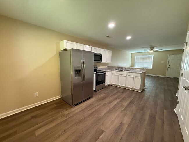 Foto del edificio - Nice 2 bedroom, 2 bath duplex. No pets allowed.
