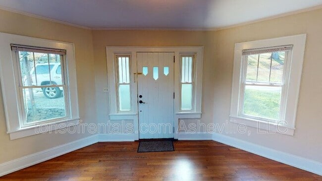 Building Photo - 3 Gables Pl