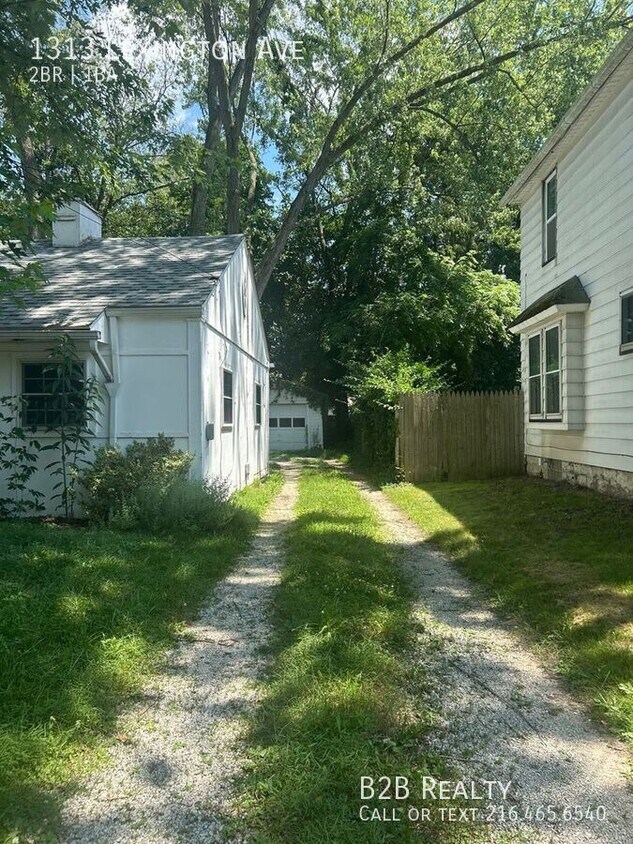 Primary Photo - 1313 Lexington Ave
