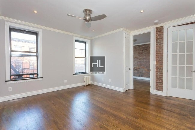 Building Photo - 2 Bed 2 Bath in Gramercy - East 18th Street