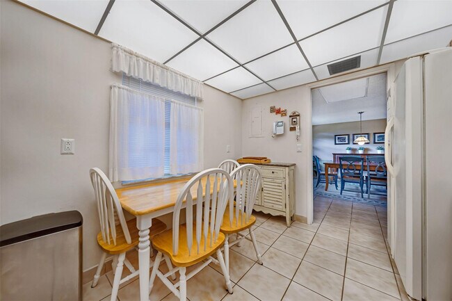 Foto del edificio - 801 Cypress Blvd