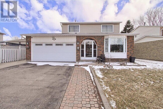 Building Photo - 243 Centre St N