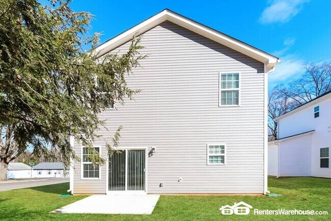 Building Photo - large new build, 4 bed 2.5 bath home