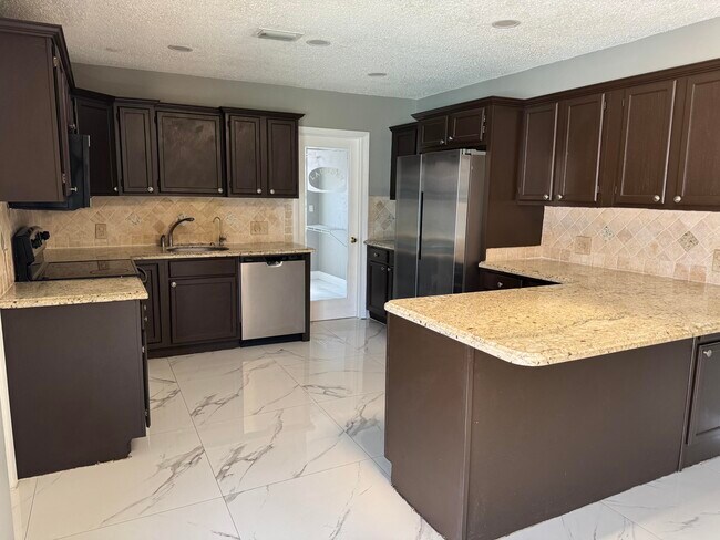 Foto del edificio - 4130 NW 9th Ct