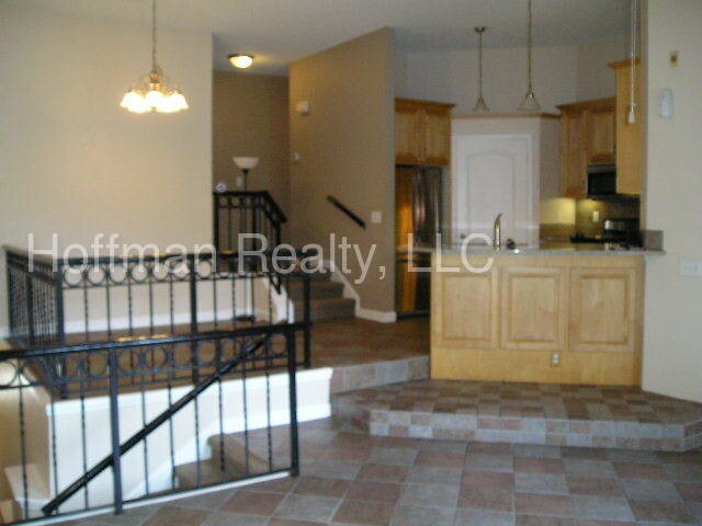 Building Photo - 3-Bed, 2-Bath Condo on Harbor Island
