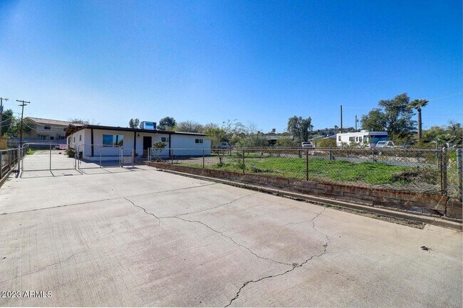 Building Photo - 13024 North 21st Pl