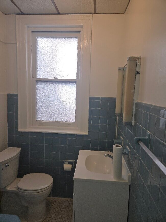 Bathroom - 1504 N 54th St