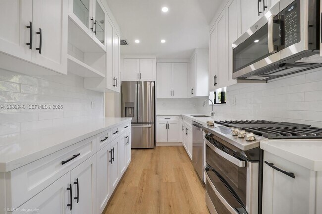 Foto del edificio - 5970 SW 16th St