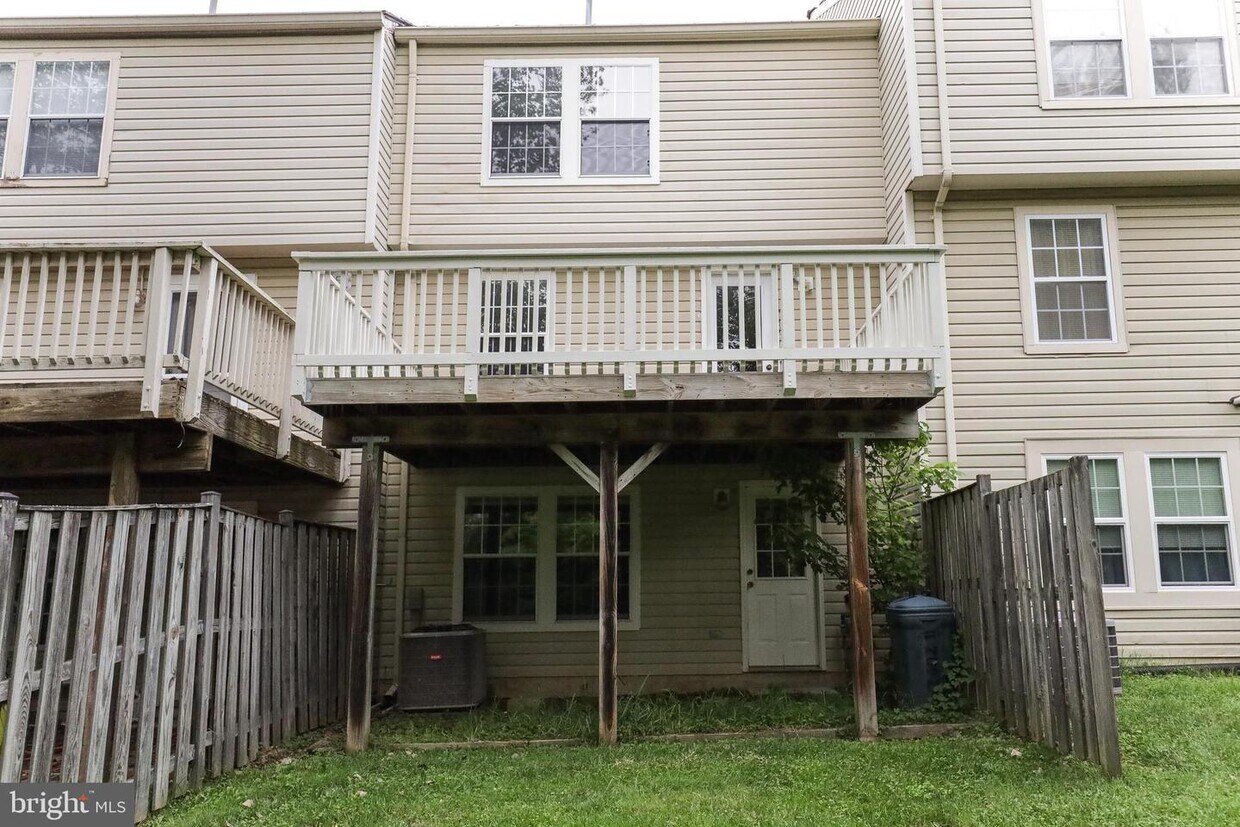 12012 Cherry Blossom Pl, North Potomac, MD 20878 Townhome Rentals in