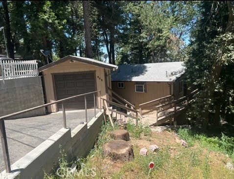 Primary Photo - 955 Playground Dr