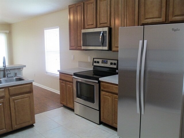 Building Photo - 979 Otter Creek Drive