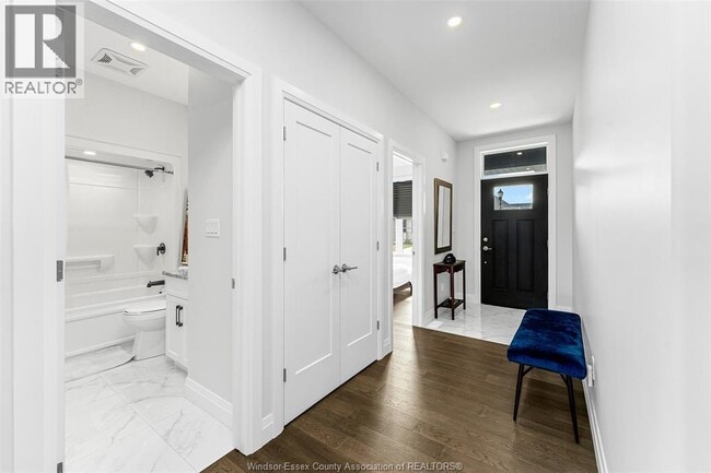 Building Photo - 2398 Barkley Ave