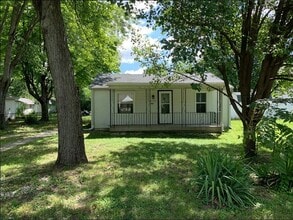 Building Photo - 3419 S Parker Ave