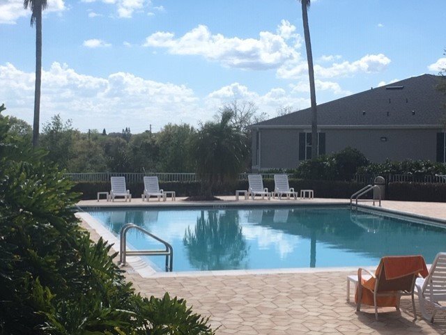 Foto del edificio - Two Bedroom Two Bathroom Unit in Southern ...