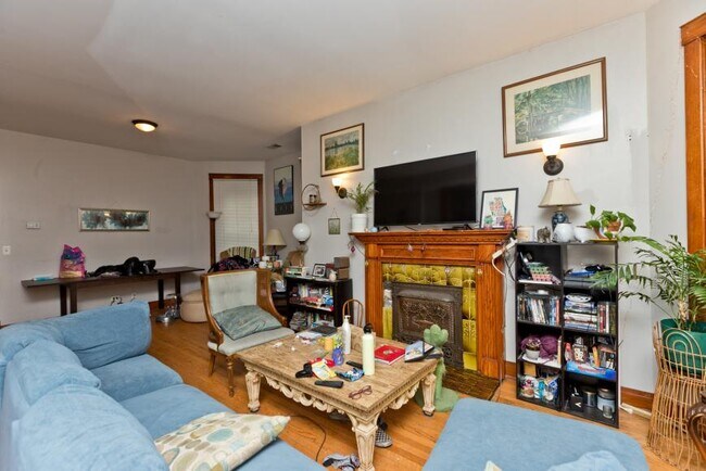 Foto del edificio - 4 bedroom in Chicago IL 60626