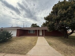 Building Photo - 3101 Mandell Cir
