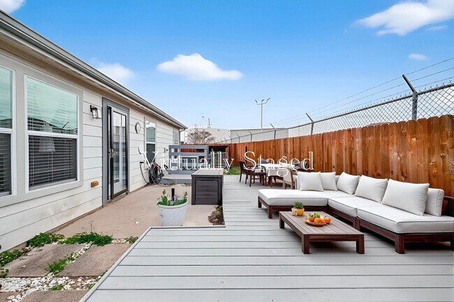 Building Photo - 20610 Moonrise River Ln